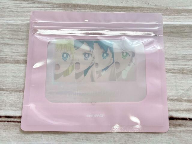 バックはクリアの窓付き。中身が分かりやすいのもうれしい♪【3COINS×セーラームーン】ストックバッグ／330円（税込）