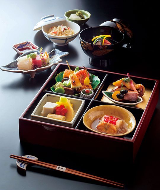 都内・日本料理店の極上ランチ／日本料理 雲海（溜池山王）　松花堂弁当 6534円