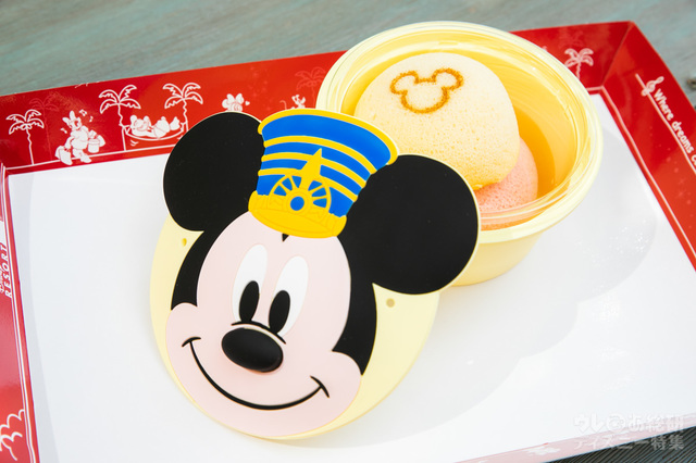 カスタードケーキ（あずき＆ストロベリー）、スーベニアケース付き ¥1,000