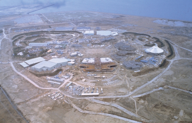 東京ディズニーランド工事中の空撮