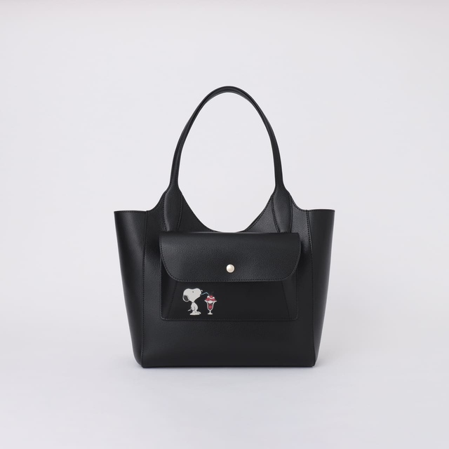 【PEANUTS×FURLA】「フルラ レア S トート」¥79,200(税込み)、W28 x H26 x D12.5cm(全2色)