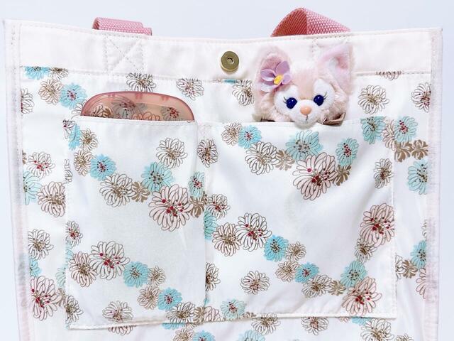 小物用ポケットも2つあります