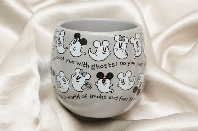 マロンティラミス、スーベニアカップ付き 1,200円｜東京ディズニーランド「スウィートハート・カフェ」、東京ディズニーシー「ザンビーニ・ブラザーズ・リストランテ」｜東京ディズニーリゾート「ディズニー・ハロウィーン」スペシャルメニュー