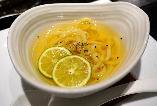 【オリエンタルホテル 沖縄リゾート＆スパ】「沖縄焼肉 琉仙」の締めの沖縄冷麺（タイラ製麺所の生麺）