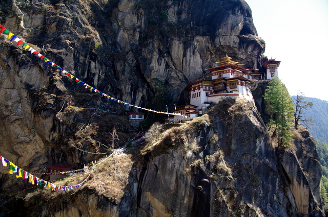 タイムスリップしたかのような景色。現実逃避にはブータンがおすすめ？