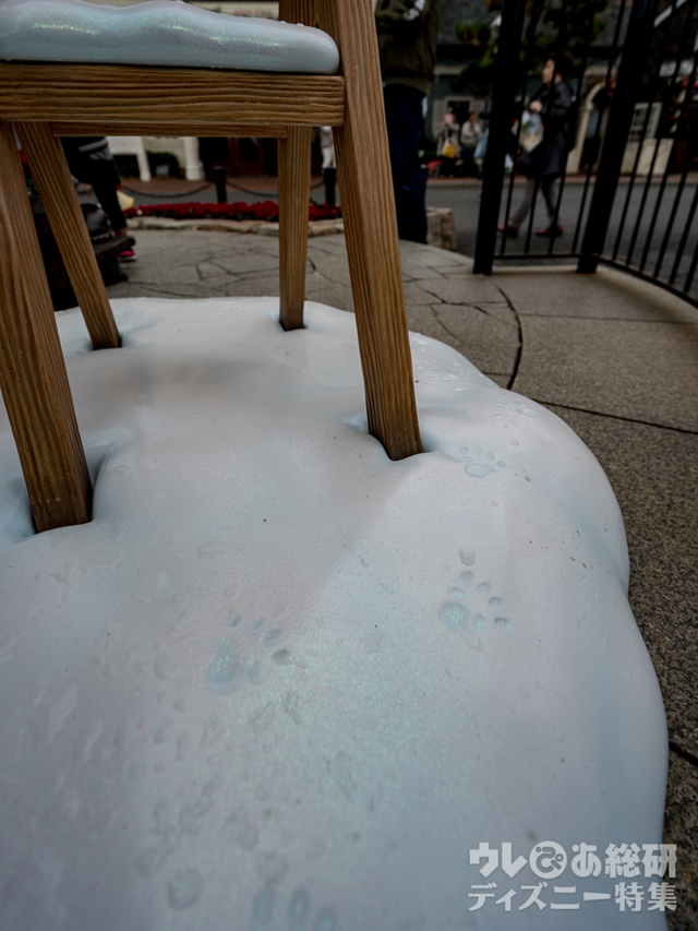 「ケープコッド」雪の上の足跡