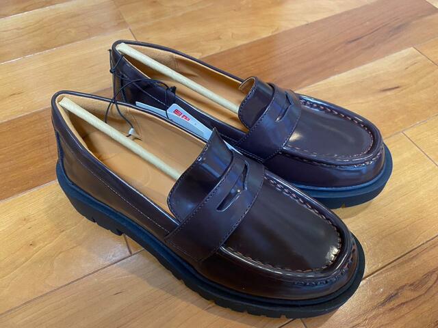 【UNIQLO:C　コンフィールタッチローファー】絶妙なブラウンの色味