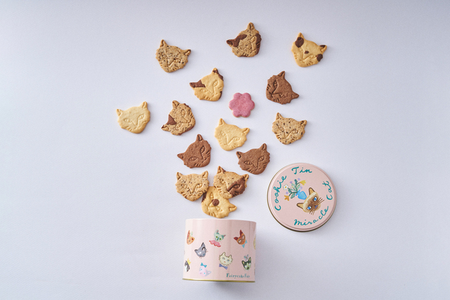 Berry Miracle Cat Cookie Tin（神様のいたずらベリーネコクッキー缶）　2,700円（税込）