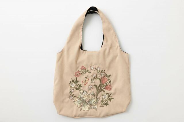 「Golden Lily」¥4,400(税込)【モリスデザイン刺繍 コーデュロイ トートバッグ 60×40cm】