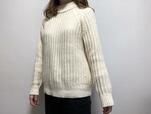 【UNIQLO U（ユニクロ ユー）　ローゲージ モックネックセーター】ざっくり感がかわいい