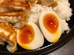 【幸楽苑 W餃子弁当】とろとろの半熟卵に感動