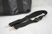 最長115cmまで伸びるショルダーストラップ