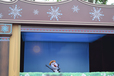 オラフのパペットショー ©Disney