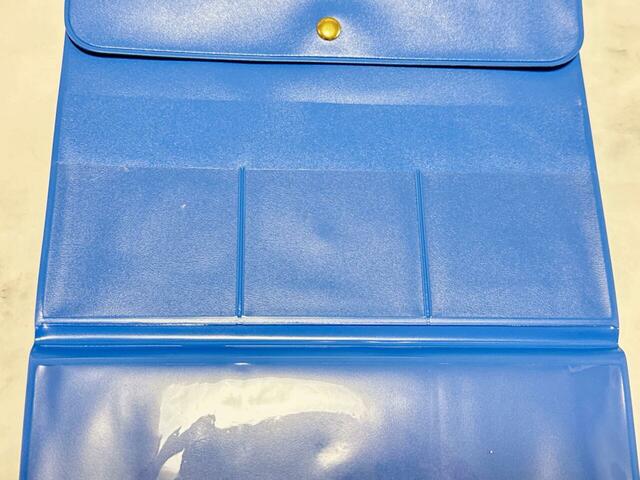 【フラットケース（ちいかわ）】上部には3つのカードポケット付き！