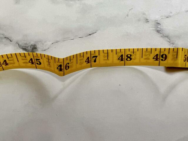 表は縦目盛り、裏は横目盛りのため、測定場所に合わせて使い分けられるのがGood！