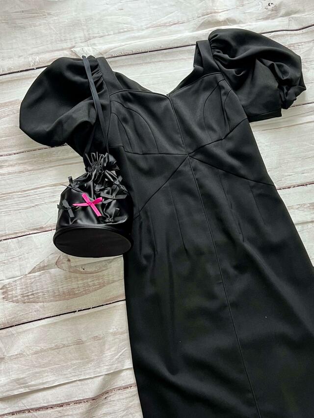 ブラックドレスに合わせてみました♪【STORY(ストーリィ)11月号増刊】付録:TSURU By MARIKO OIKAWAの自立型ミニバッグ