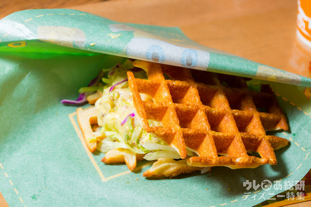 「キャンプ・ウッドチャック・キッチン」ワッフルサンド