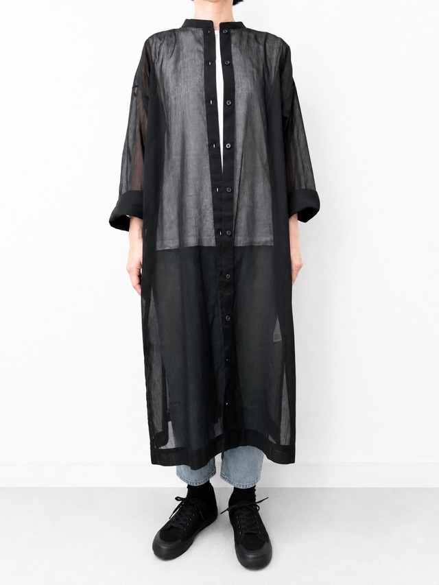 【無印良品 強撚シアー 長袖シャツワンピース】ボタンを開ければ羽織として、2WAYで使えます♪