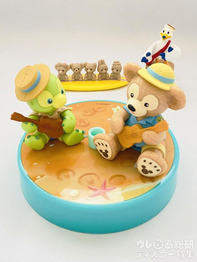 「 ダッフィー&フレンズのサニーファン」タンブラーの蓋とフィギュア