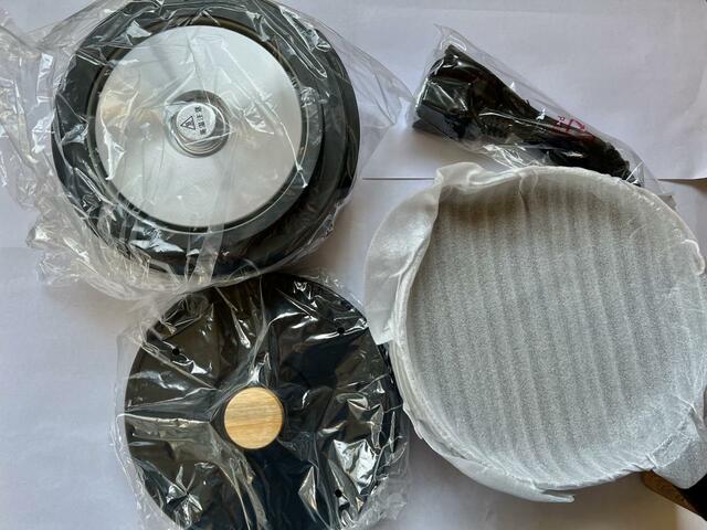 【アイリスオーヤマ クッキングケトル ICK-M1200-B ブラック】台座とお鍋が完全に分けられるので洗いやすい