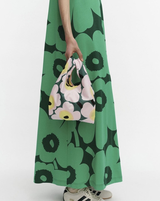 【マリメッコ新作】ライトピンクのウニッコが華やぐ「Mini Smart bag」