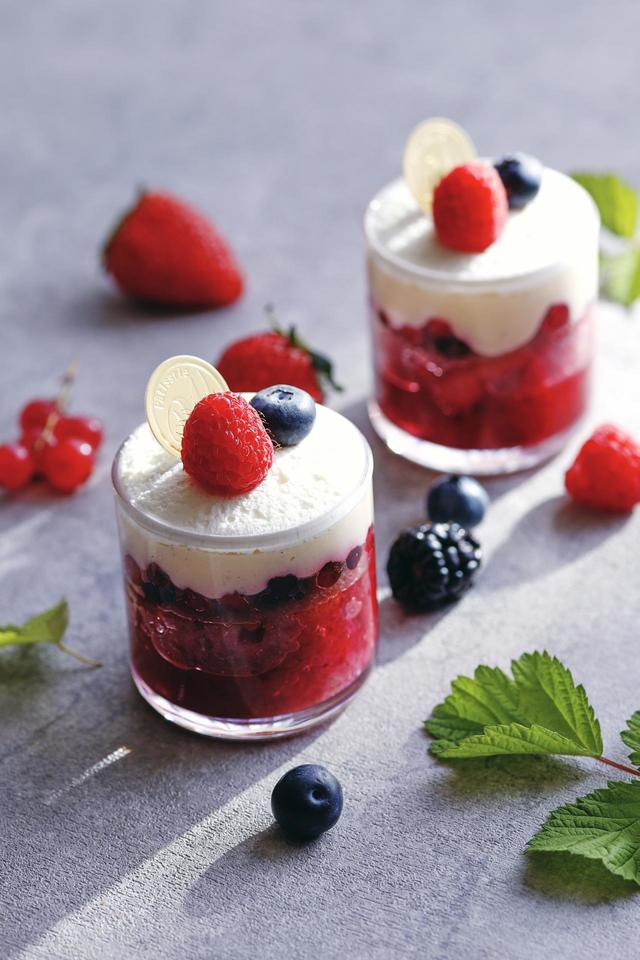 赤いベリーのババ