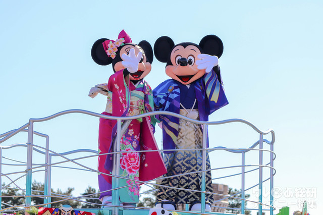 ニューイヤーズ・グリーティング2018