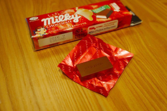 不二家　いちごミルキーチョコレートSP　130円