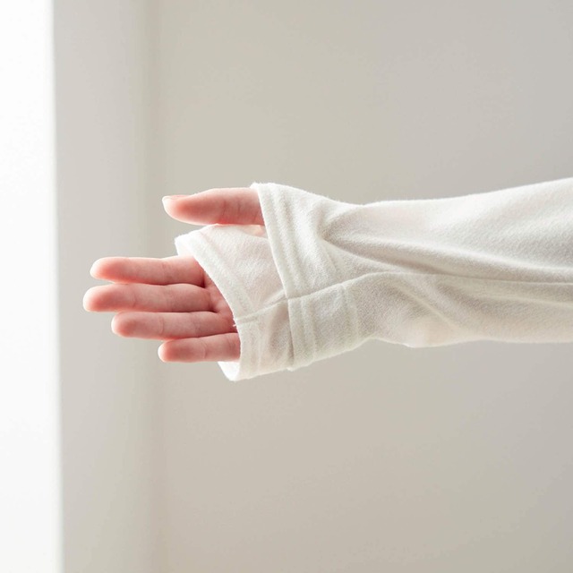 パーカ【UVケア】「ミッキーモチーフ」|¥3,990 (税込)