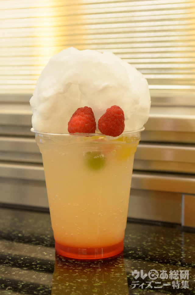 “ディズニー夏祭り”スペシャルブレッド 670円|チックタック・ダイナー