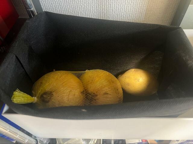 【ニトリ　抗菌野菜収納袋】食器棚においても◎シンプルな黒なので景観を崩しません