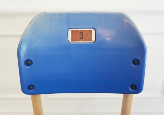 背もたれには明治神宮野球場のプレートもそのままつきます