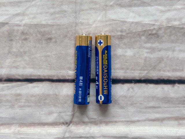 別売りの単4乾電池が2本必要です