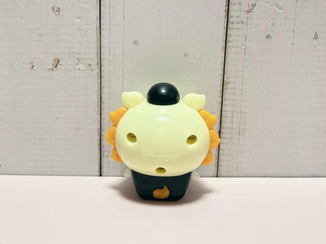 後ろ姿もまんまるの頭がかわいい♪
