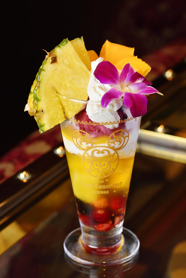 テディ・ルーズヴェルト・ラウンジ季節のパフェ_トロピカル
