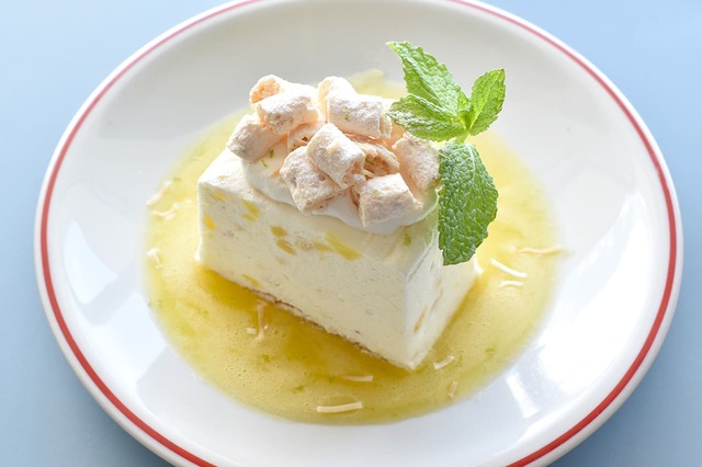 【ACAO SUMMER FOREST】「ACAO ROSE SQUARE」ココナッツとパイナップルのアイスケーキ“カッサータ”