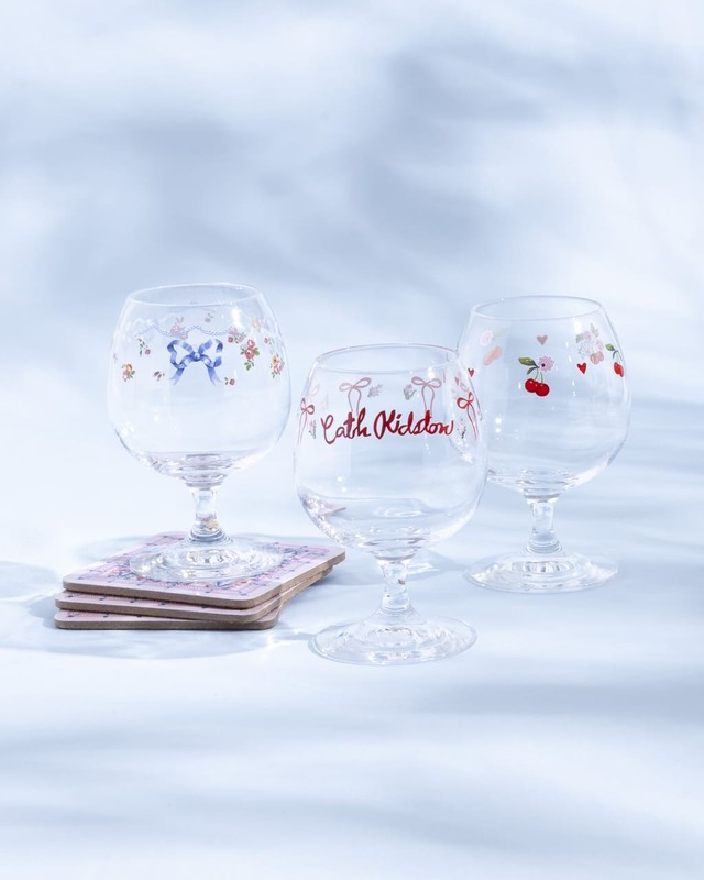 【キャス キッドソン】ゴブレットグラス Bows & Rose / Rose Miniature / Floating Cherry 各￥4,180　口径62mm×H126mm 330mL／カフェラテやアイスティーを入れて、お家でカフェ気分を楽しめるアイテム