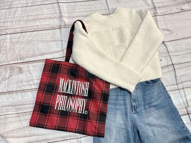 ニット×デニムコーデに合わせてもかわいい