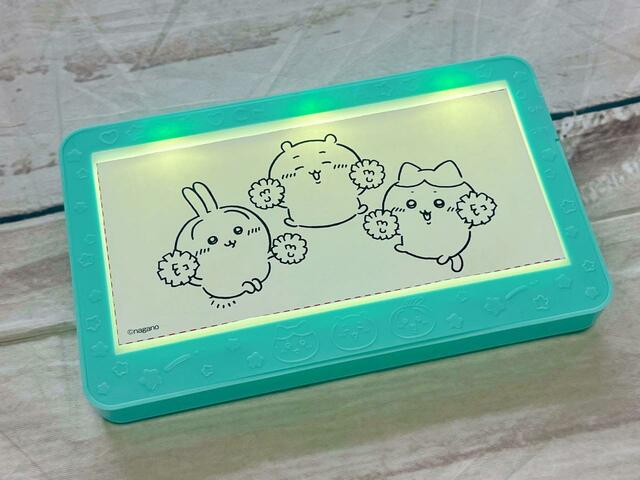 まずおえかきシートを乗せてスイッチをオン！