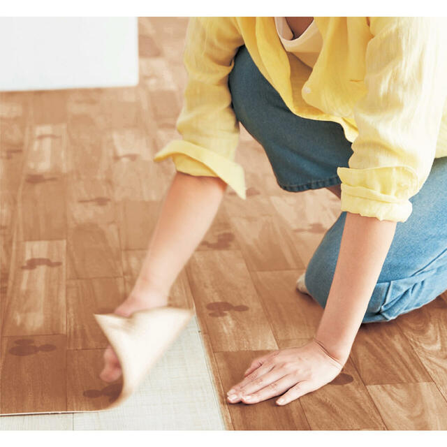 拭けるクッションフロアシート「ミッキーモチーフ」 ｜ ￥ 14,900～24,900 （税込）