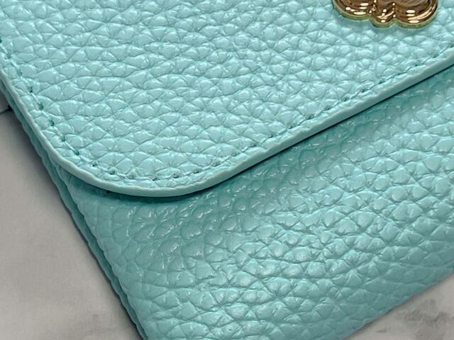 フチの全てにコバ塗りを施しているため、付録とは思えないクオリティ！