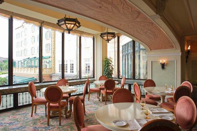 東京ディズニーシー・ホテルミラコスタ「ベッラヴィスタ・ラウンジ」　©Disney