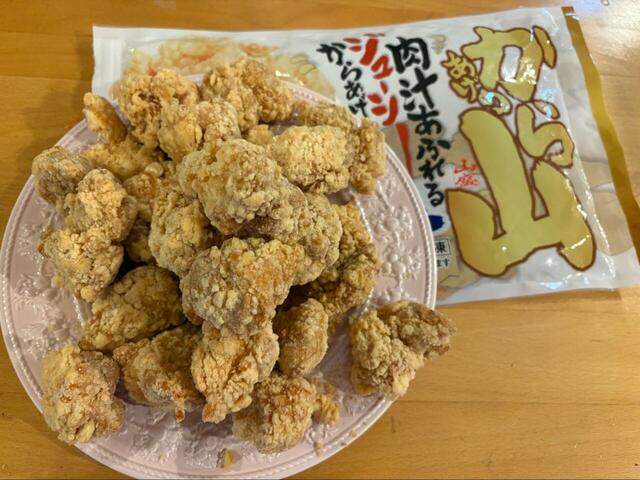 【ロピア からあげの山 塩】 ゴツゴツした衣のクラッシュ感が、かじった瞬間のザクザク食感を予感させます。かつお節と生姜の和風下味で、醤油系とはひと味違う◎