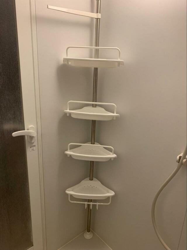 【ニトリ　ステンレスつっぱりコーナーラック4段】スペースを取らず、コンパクトに収納ができる♪