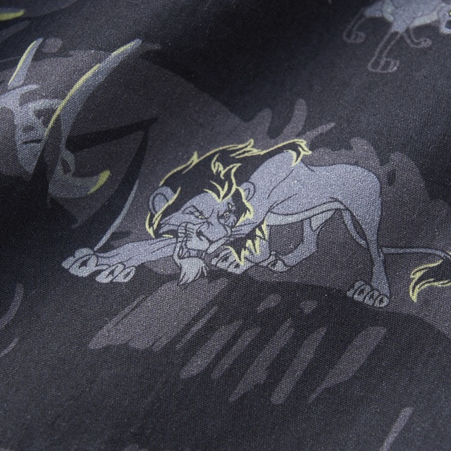 ユニセックス総柄シャツ「ライオン・キング／スカー」｜￥6,990（税込）