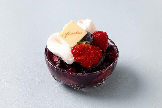 「サバラン」＜950円＞【グランドハイアット東京の「サマースイーツ コレクション」】