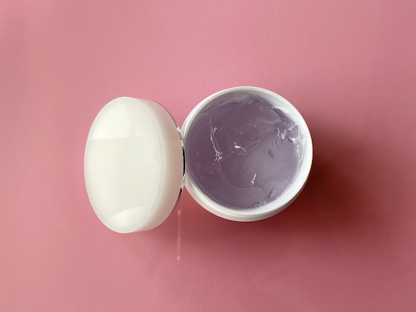 エニシングホワイト　プレミアムモイスチャー　4180円(税込)