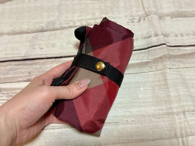 コンパクトサイズなのでバッグに収納して持ち歩きやすい！