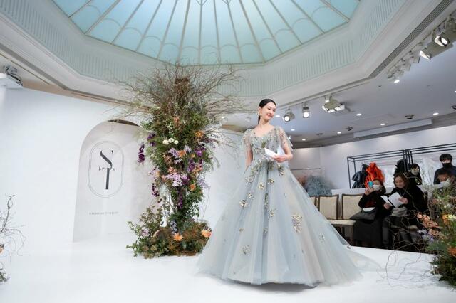 「ST」新作ウェディングドレス