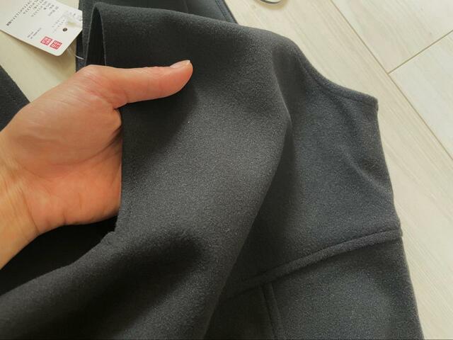 【UNIQLO ブラッシュドジャージージャンパースカート】フェルトのような素材感